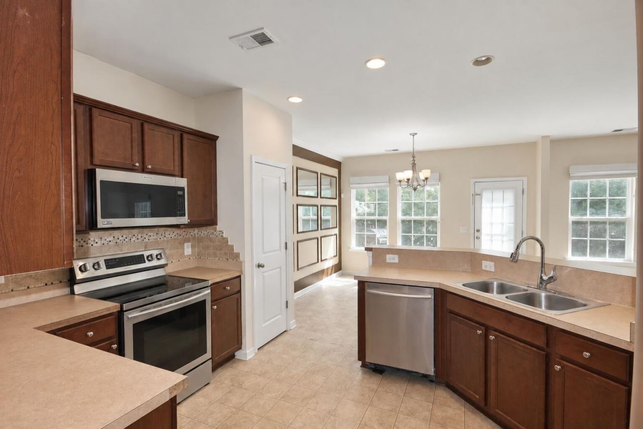402 Rockville Road Photo 10