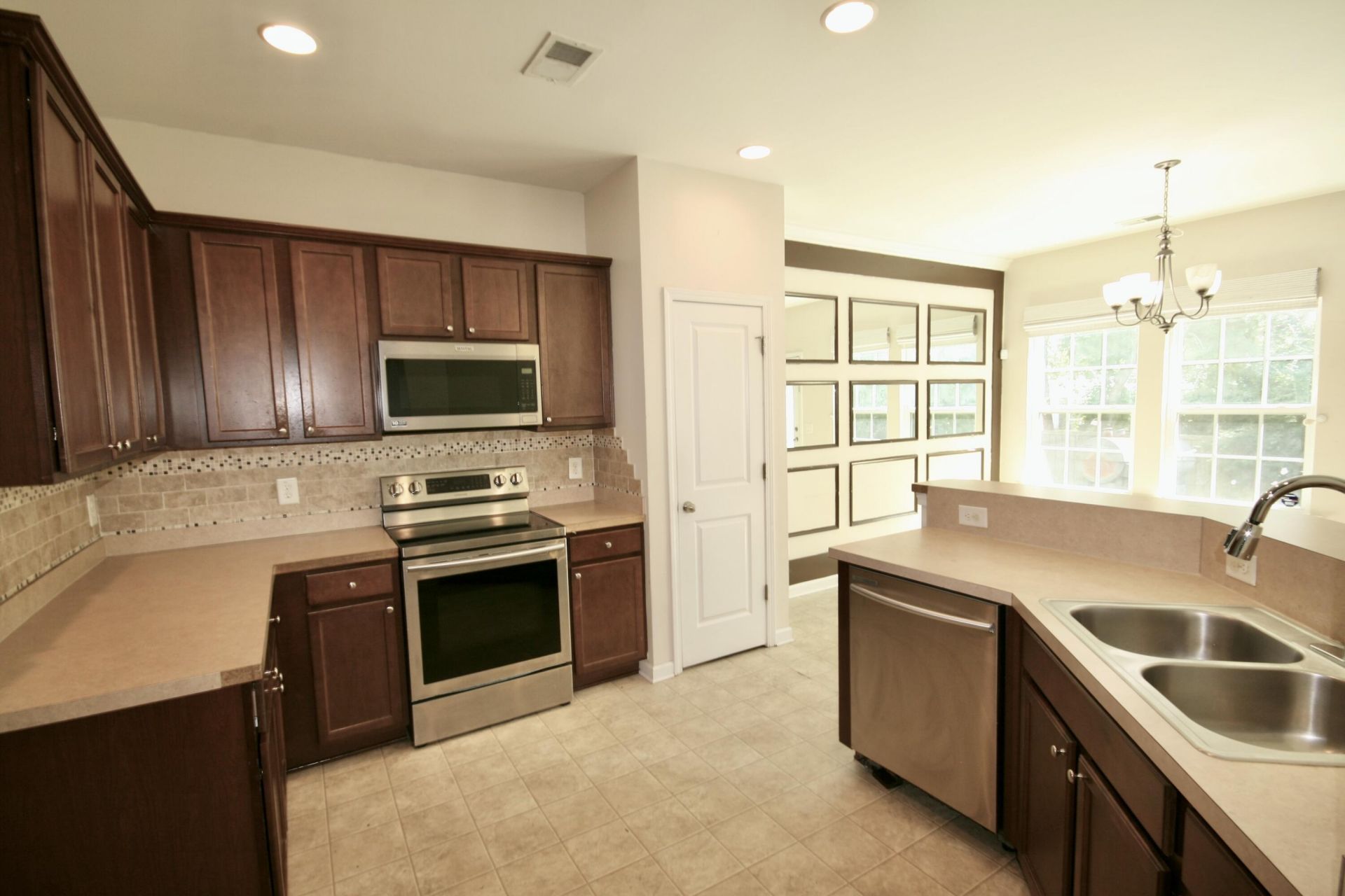 402 Rockville Road Photo 11