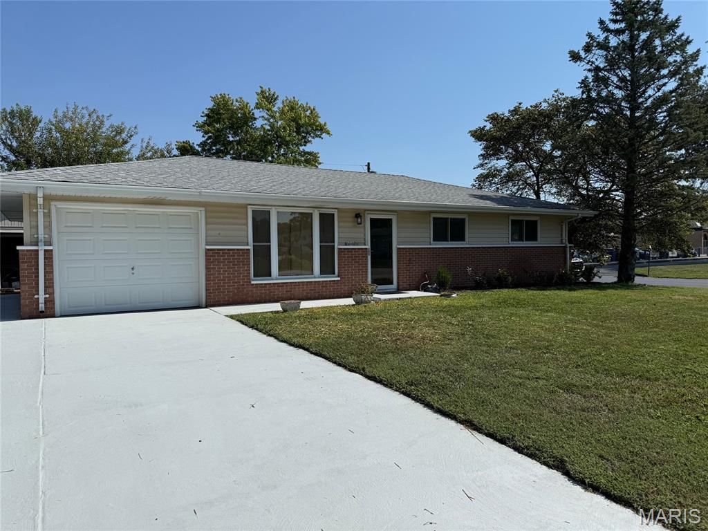 332 Joseph Drive, Fairview Heights, IL 62208 Main Photo