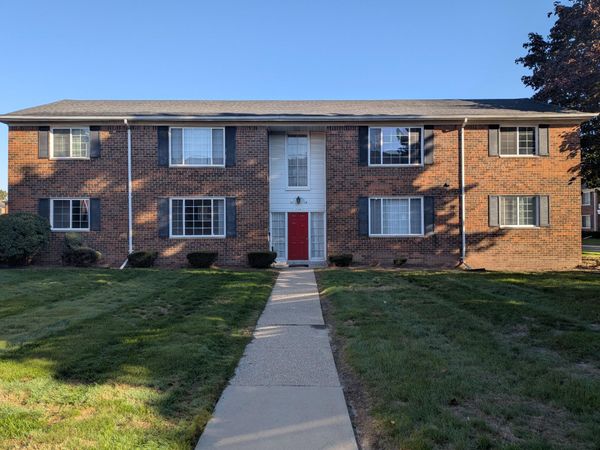 25341 Shiawassee Circle, Unit 201, Southfield, MI 48033