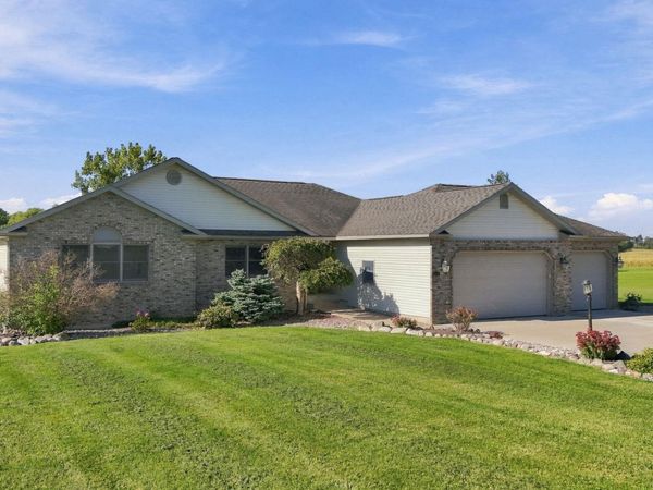 2551 E Metz Road, Angola, IN 46703