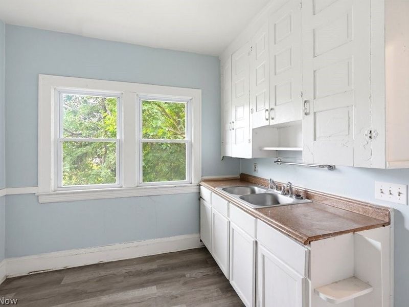 882 E 131st Street, Cleveland, OH 44108 Photo 14