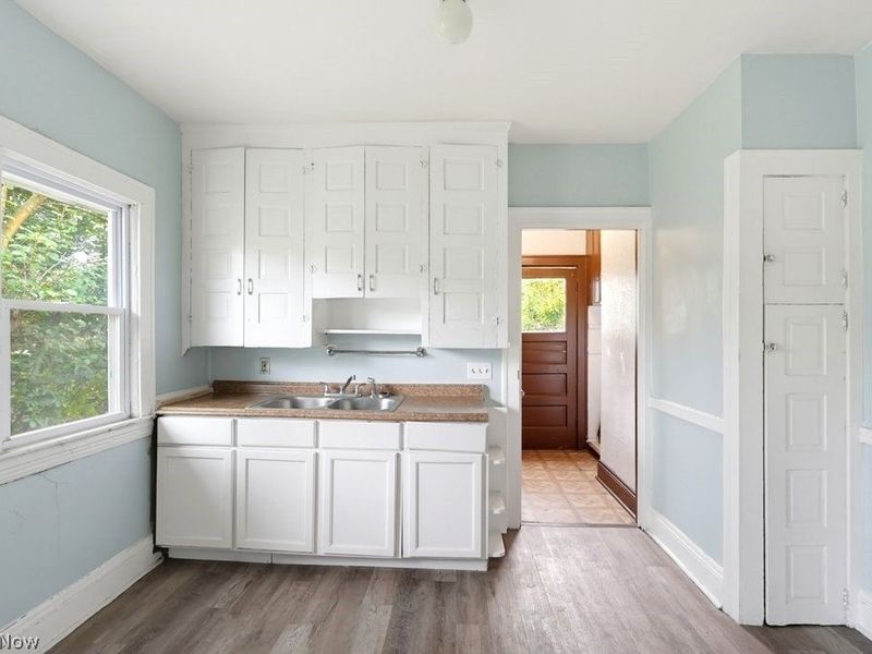 882 E 131st Street, Cleveland, OH 44108 Photo 17