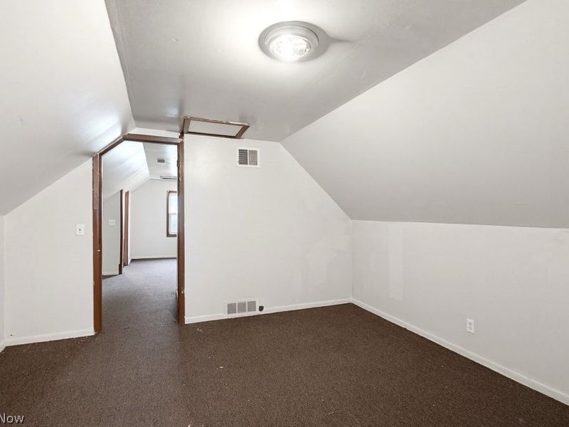 882 E 131st Street, Cleveland, OH 44108 Photo 25