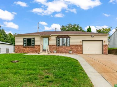 7311 S 42nd Street, Bellevue, NE 68147
