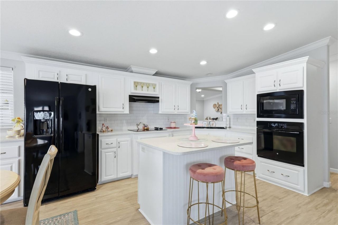 34 Bayview Drive, Bradenton, FL 34210 Photo