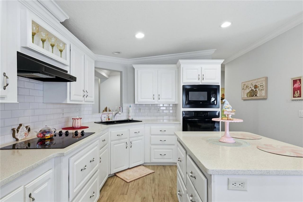 34 Bayview Drive, Bradenton, FL 34210 Photo