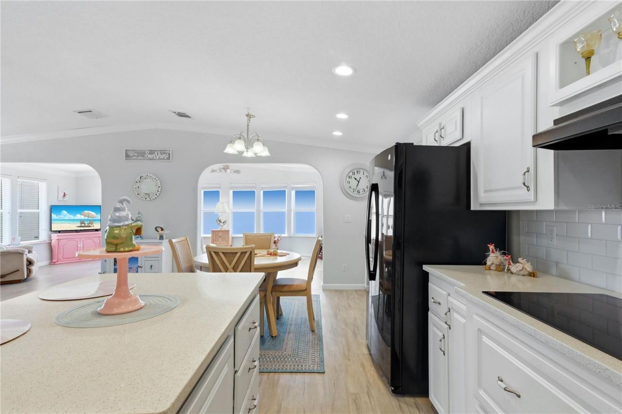 34 Bayview Drive, Bradenton, FL 34210 Photo