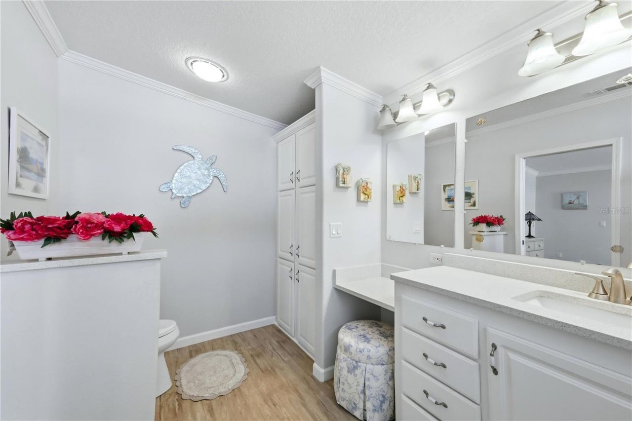 34 Bayview Drive, Bradenton, FL 34210 Photo