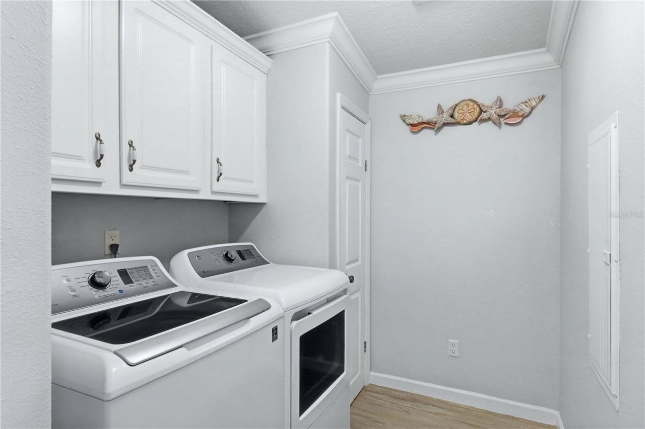 34 Bayview Drive, Bradenton, FL 34210 Photo
