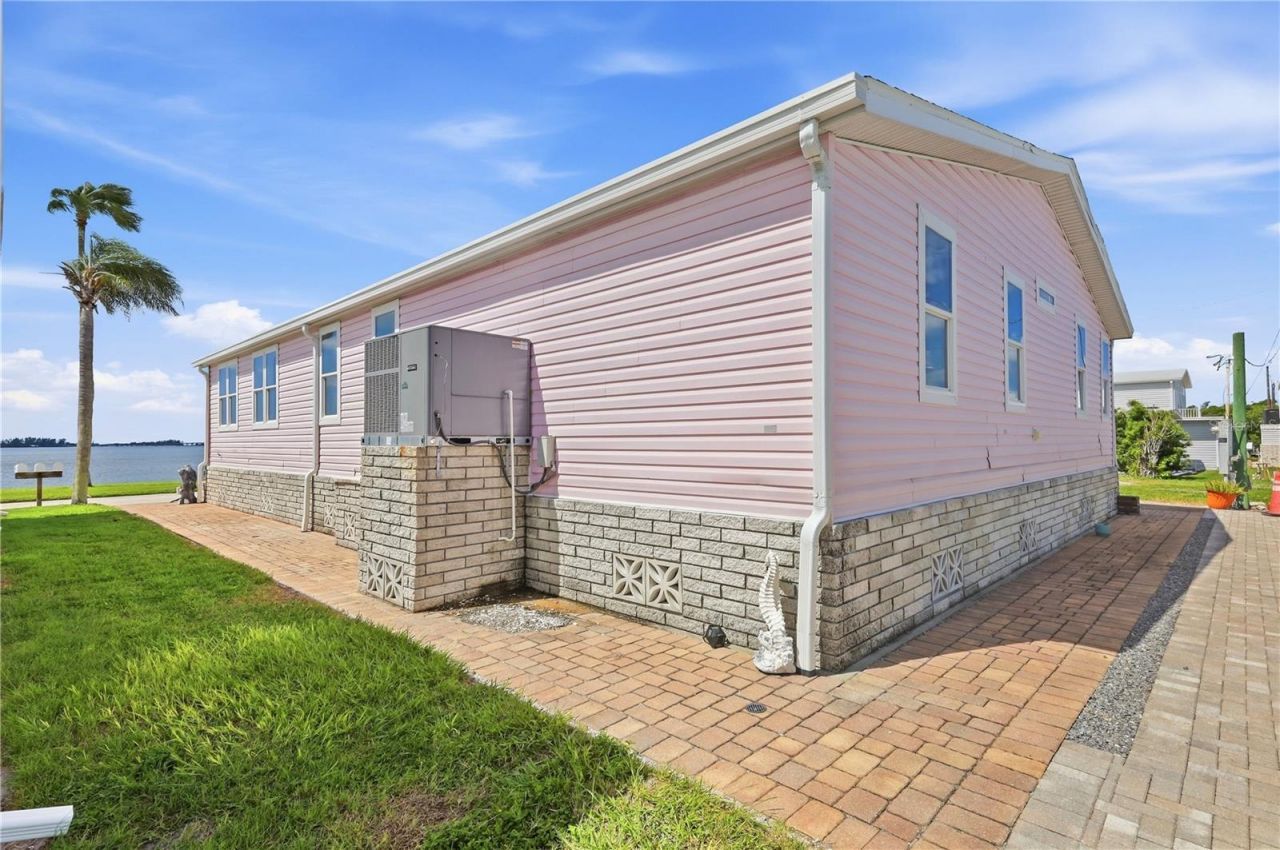34 Bayview Drive, Bradenton, FL 34210 Photo