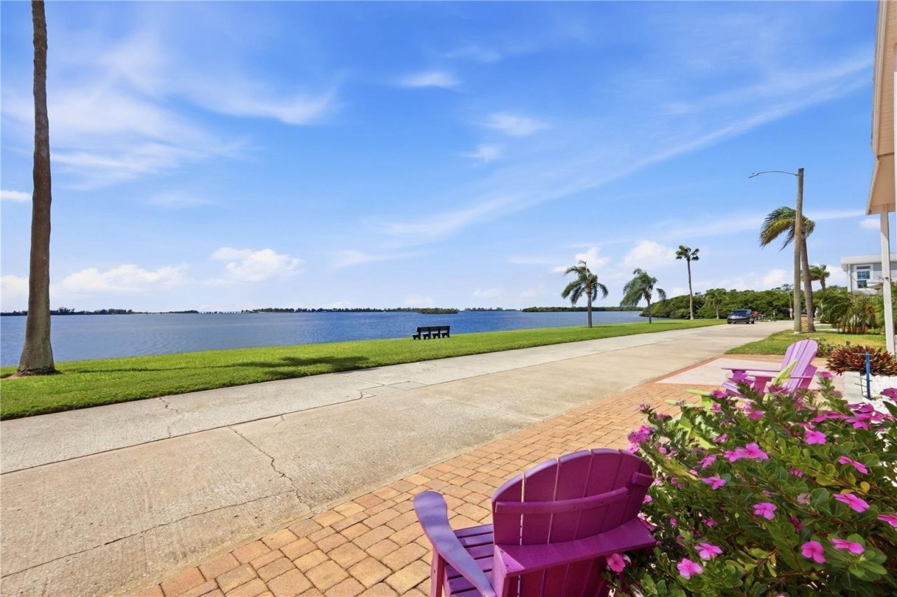 34 Bayview Drive, Bradenton, FL 34210 Photo