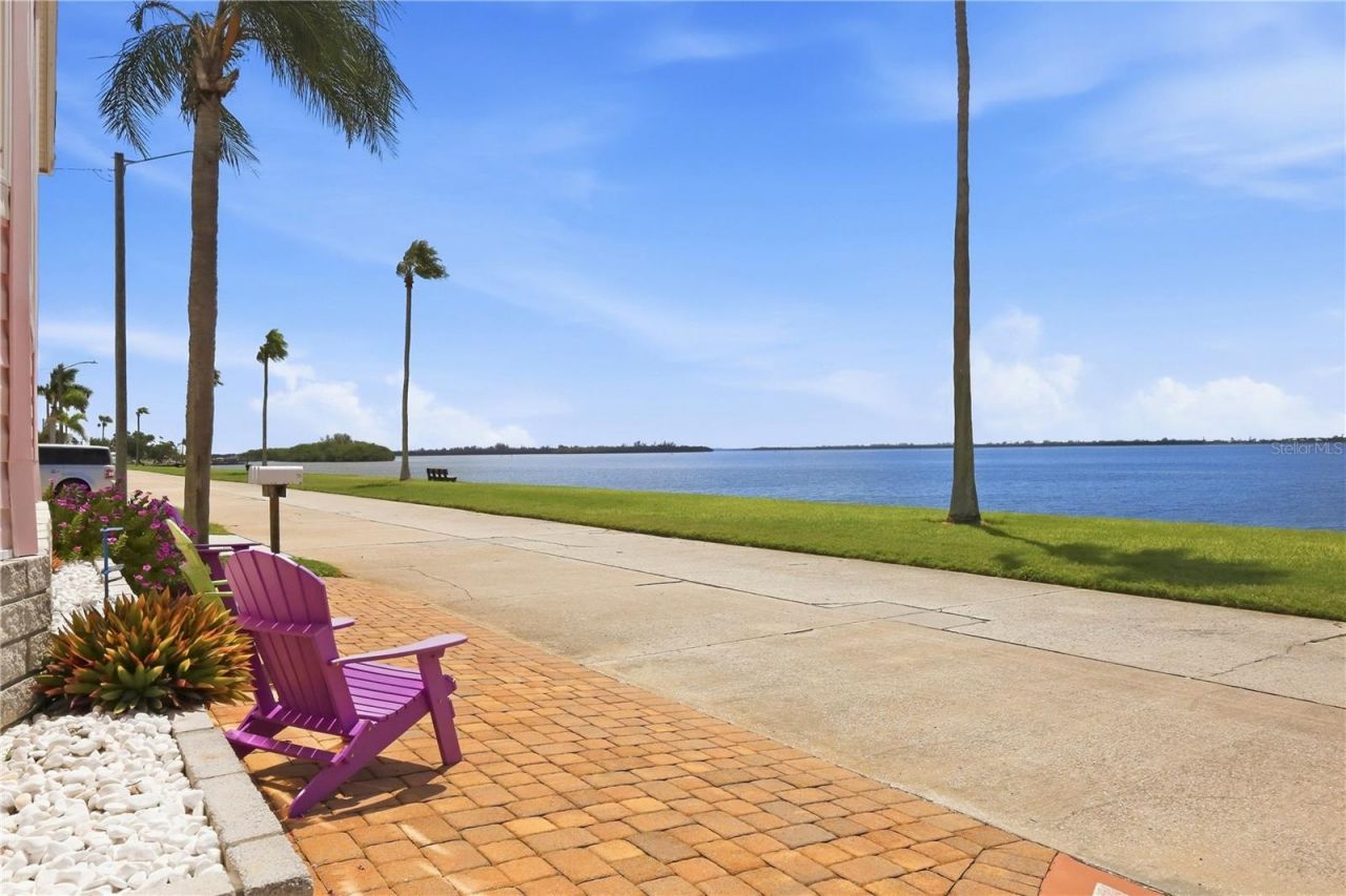 34 Bayview Drive, Bradenton, FL 34210 Photo
