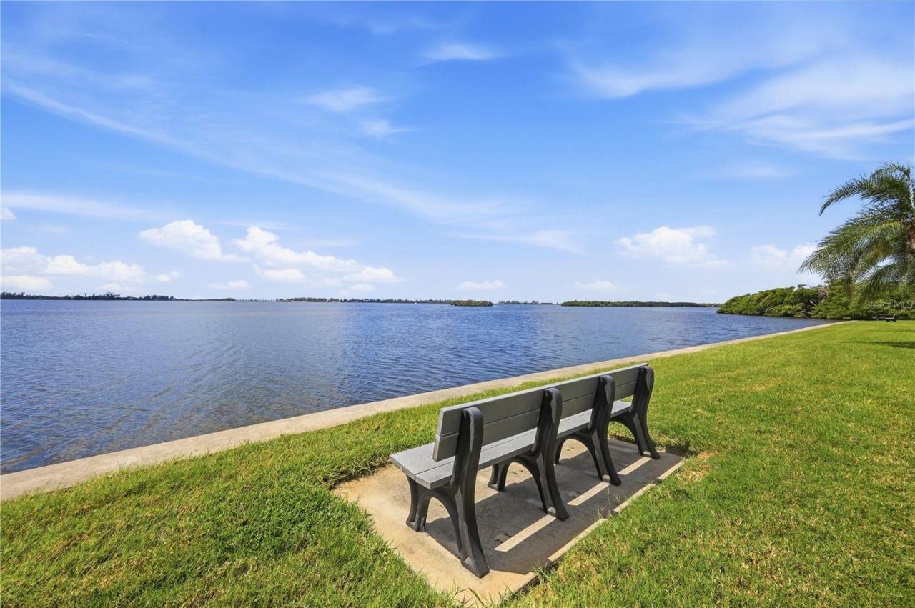 34 Bayview Drive, Bradenton, FL 34210 Photo