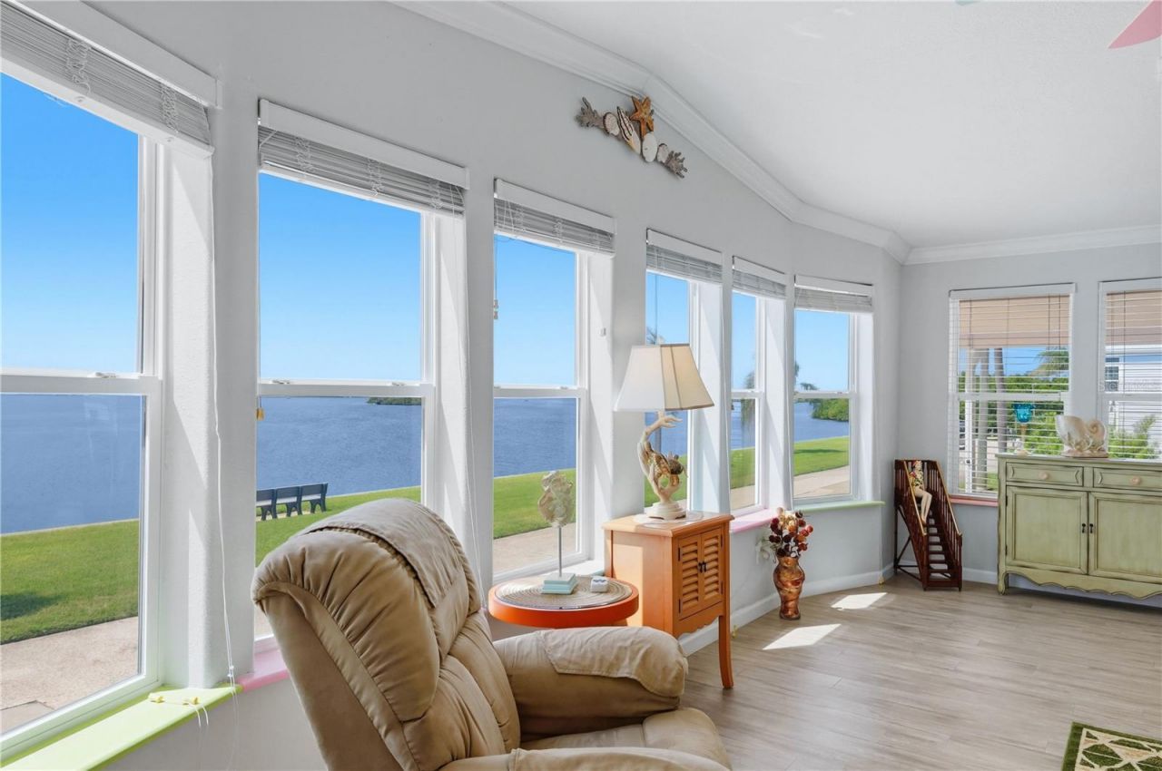 34 Bayview Drive, Bradenton, FL 34210 Photo