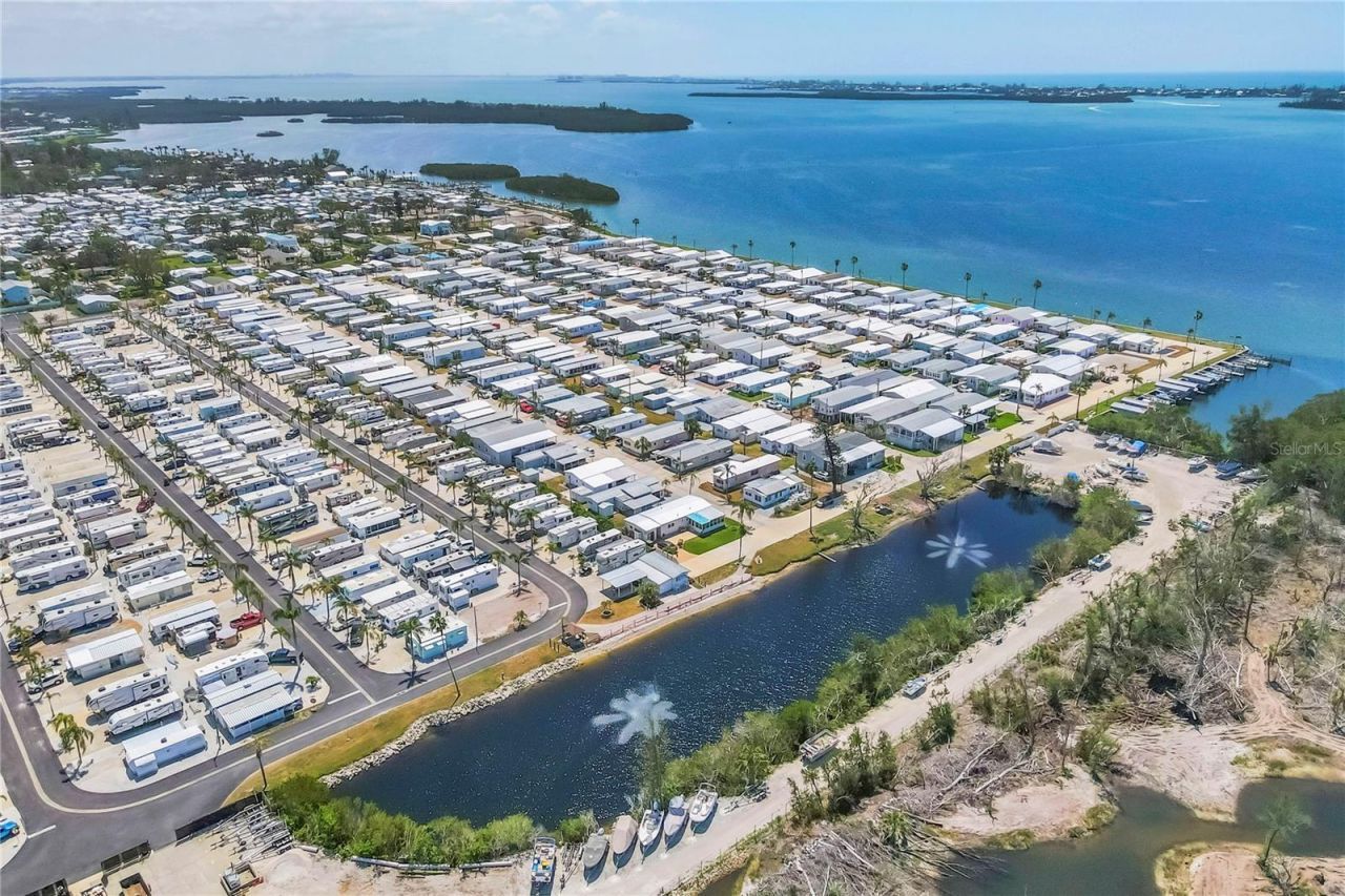 34 Bayview Drive, Bradenton, FL 34210 Photo