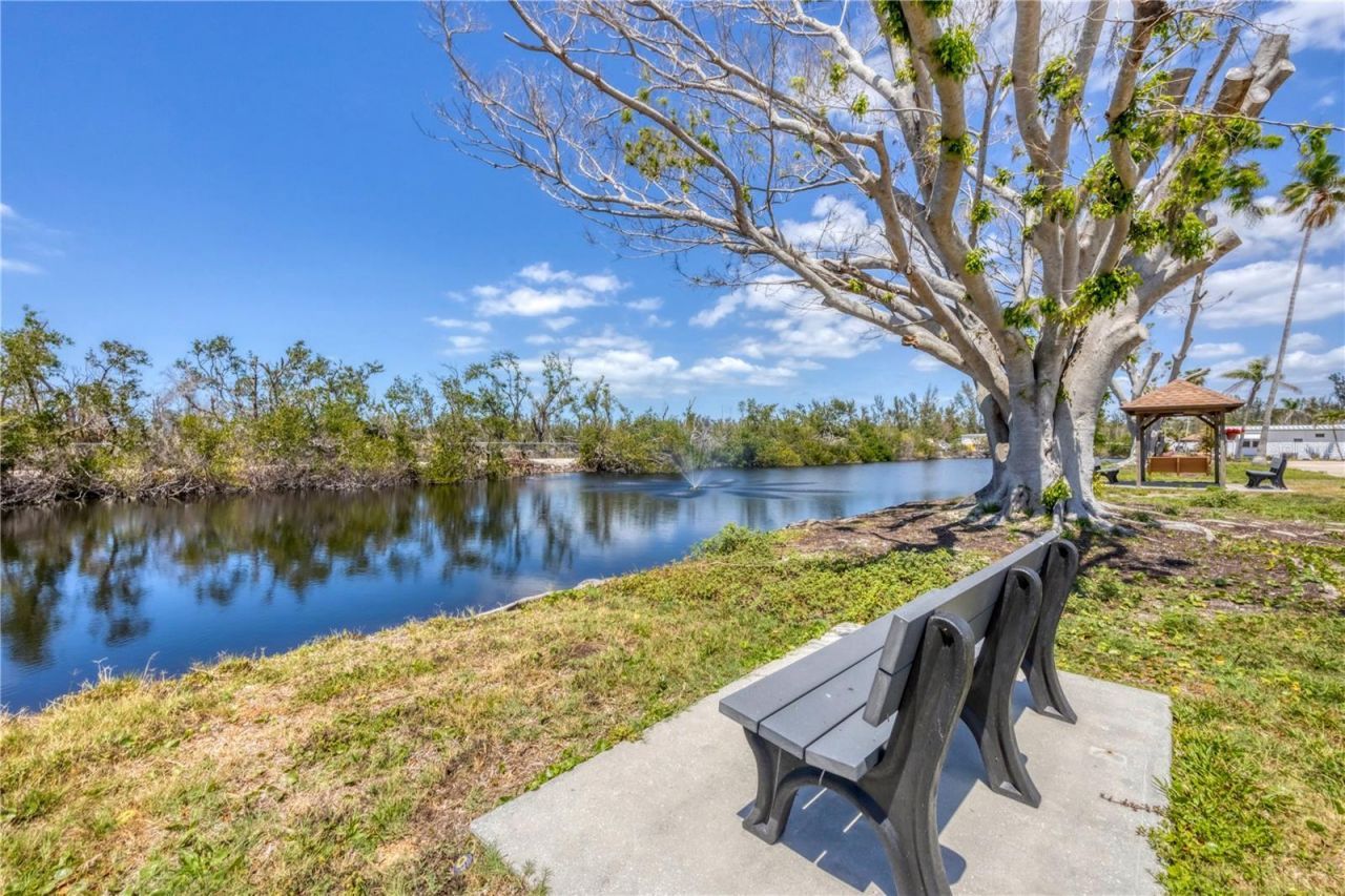 34 Bayview Drive, Bradenton, FL 34210 Photo