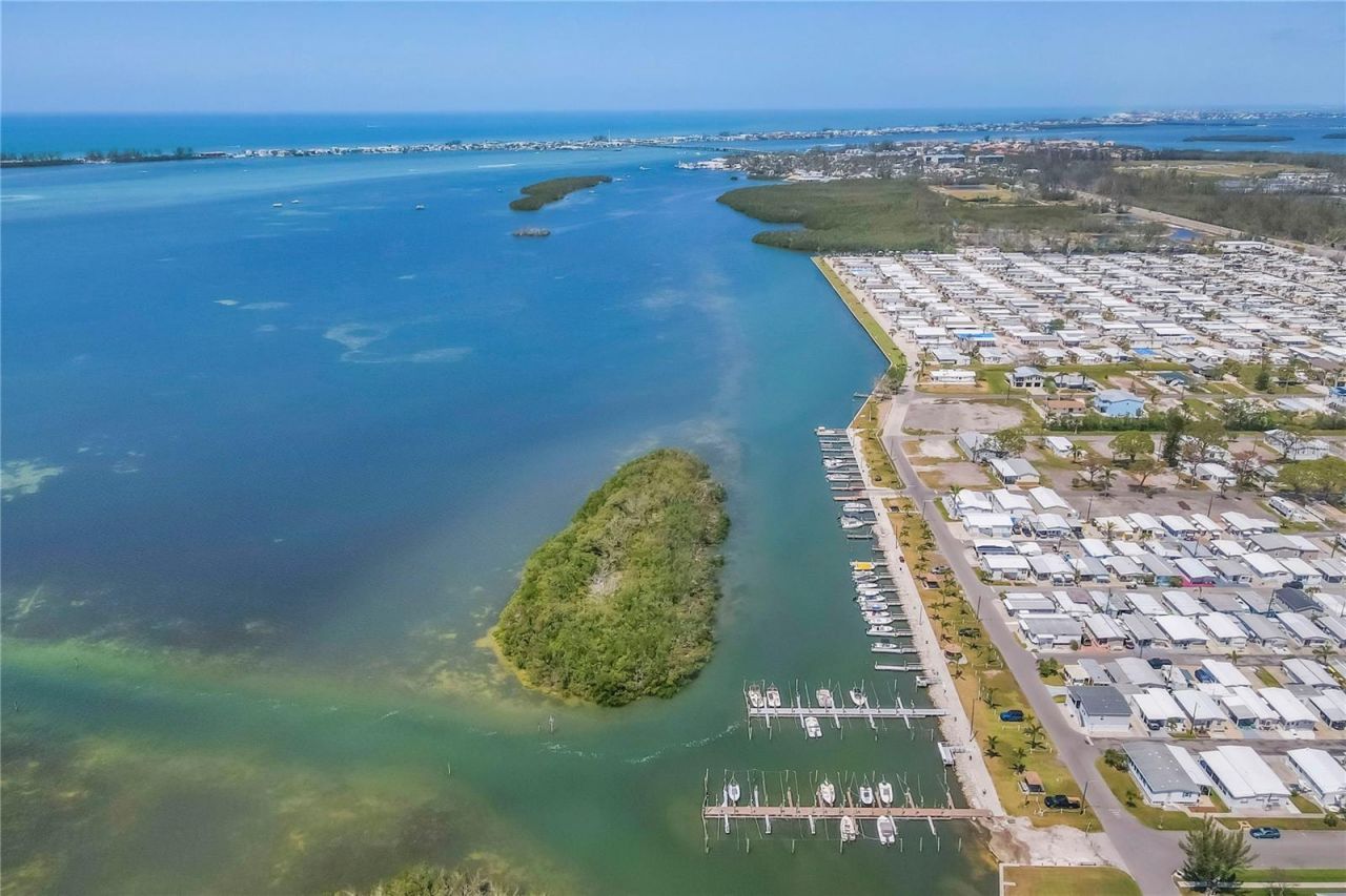 34 Bayview Drive, Bradenton, FL 34210 Photo