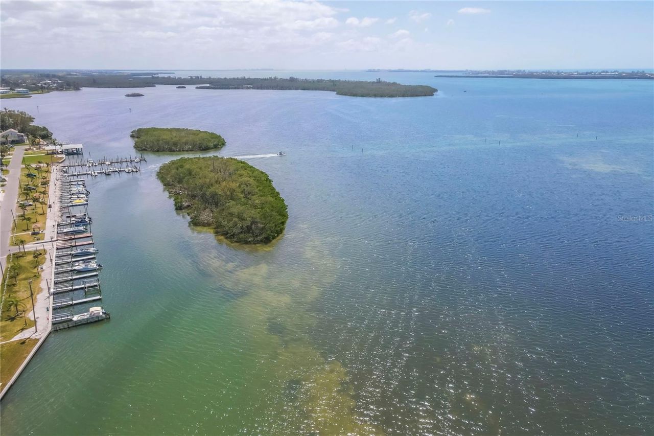 34 Bayview Drive, Bradenton, FL 34210 Photo