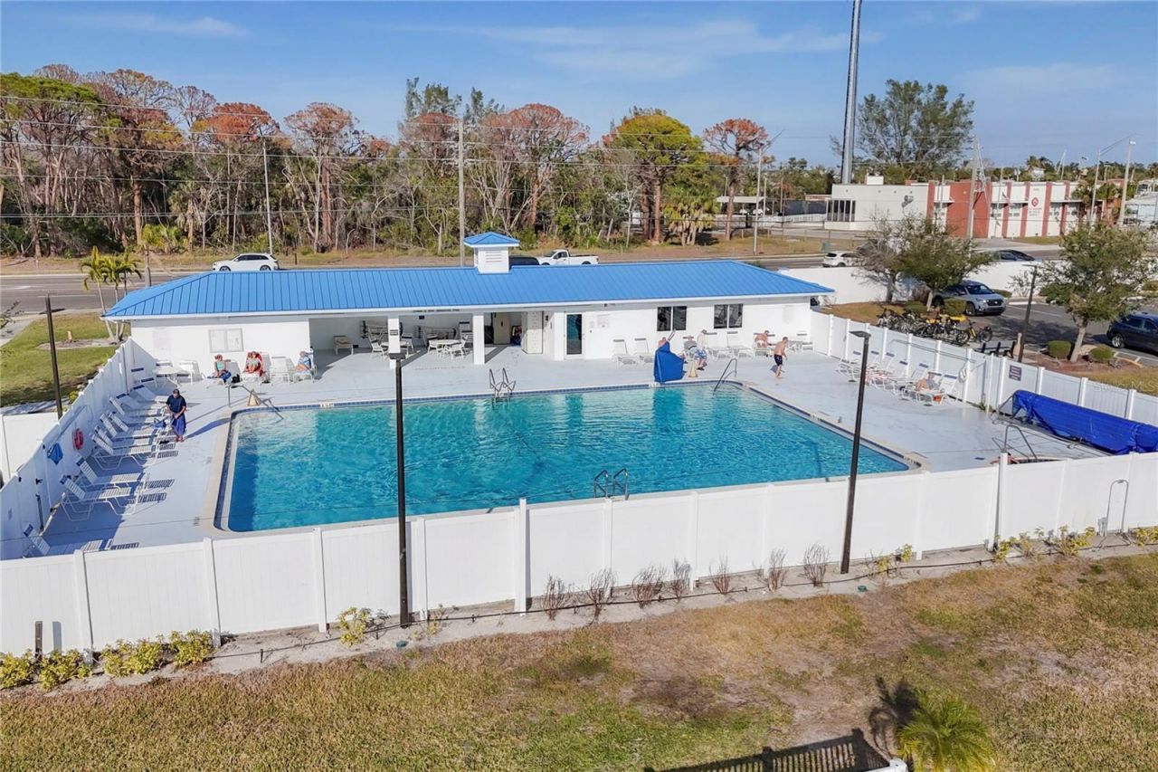 34 Bayview Drive, Bradenton, FL 34210 Photo