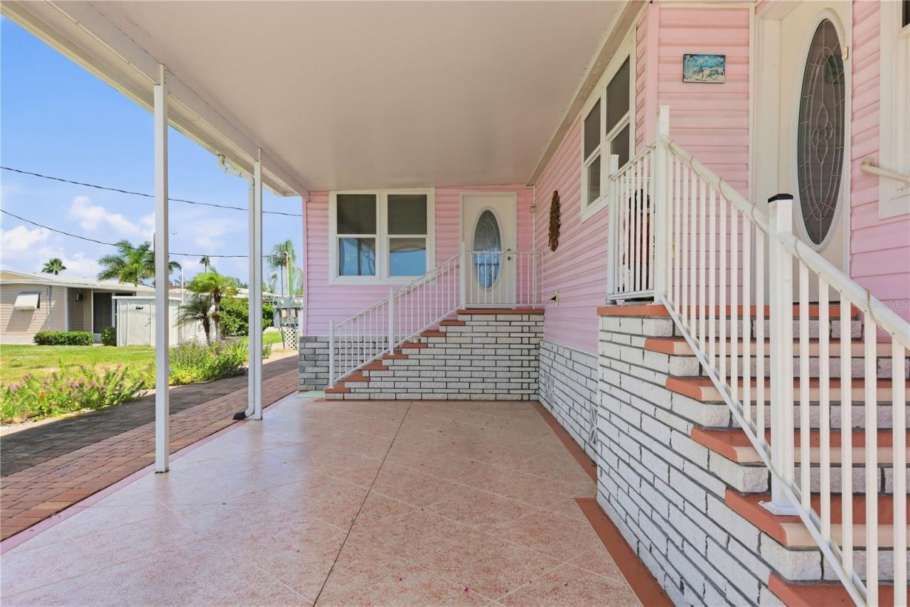 34 Bayview Drive, Bradenton, FL 34210 Photo