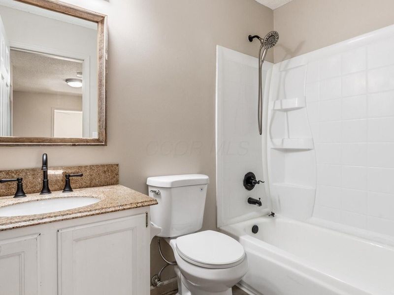 7565 Creekbend Drive, Pickerington, OH 43147 Photo 32