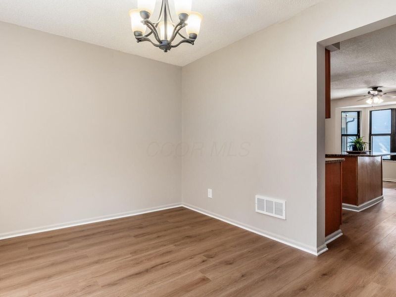 7565 Creekbend Drive, Pickerington, OH 43147 Photo 7