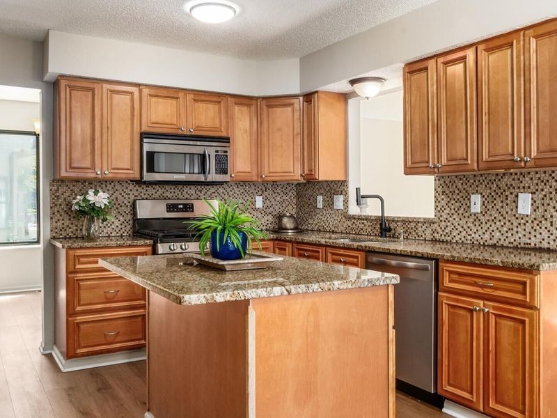 7565 Creekbend Drive, Pickerington, OH 43147 Photo 9