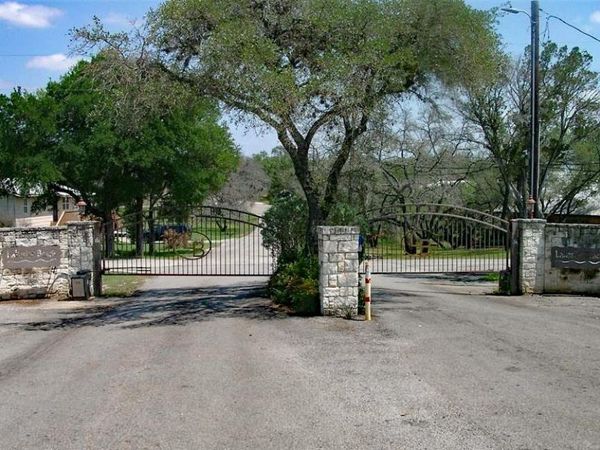 207 Laurel LN , Spicewood, TX 78669