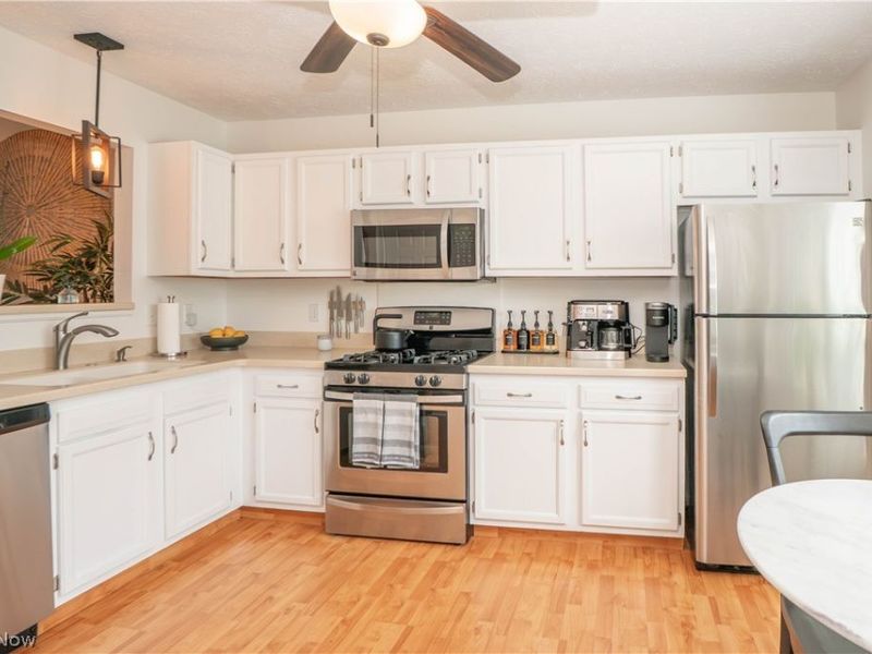 6788 Palmer Drive NW, Canton, OH 44718 Photo 14