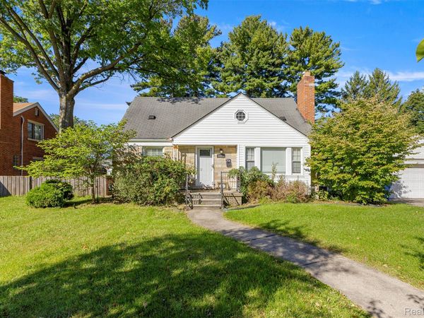 6821 N Lafayette Street , Dearborn Heights, Mi 48127