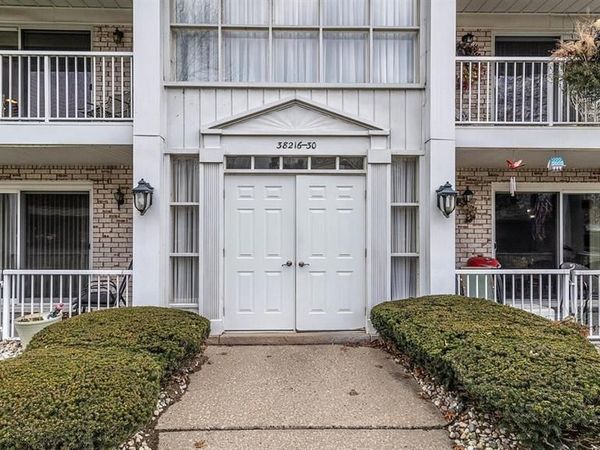 38226 Ann Arbor Trail , Unit 17, Livonia, Mi 48150