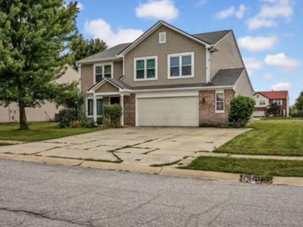 7807 Fox Glen Drive , Indianapolis, IN 46239