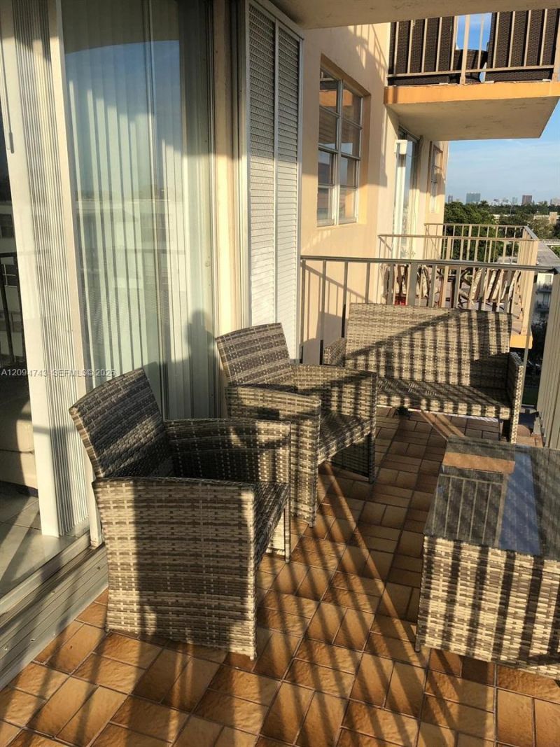 1470 NE 125th Ter, Unit 602, North Miami, FL 33161 Photo