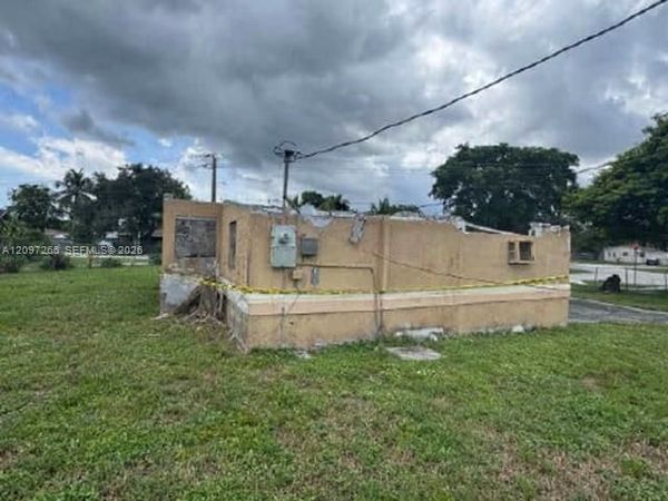 400 NW 34th Ave , Lauderhill, FL 33311