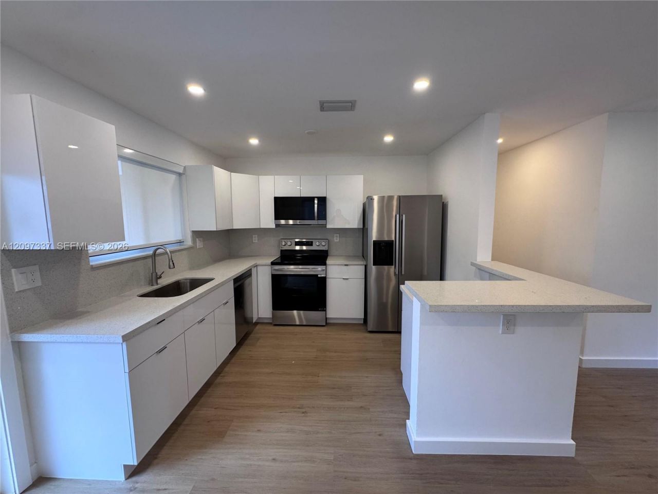 350 SW 17th Rd, Unit 350, Miami, FL 33129 Photo