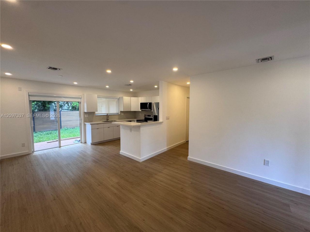 350 SW 17th Rd, Unit 350, Miami, FL 33129 Photo