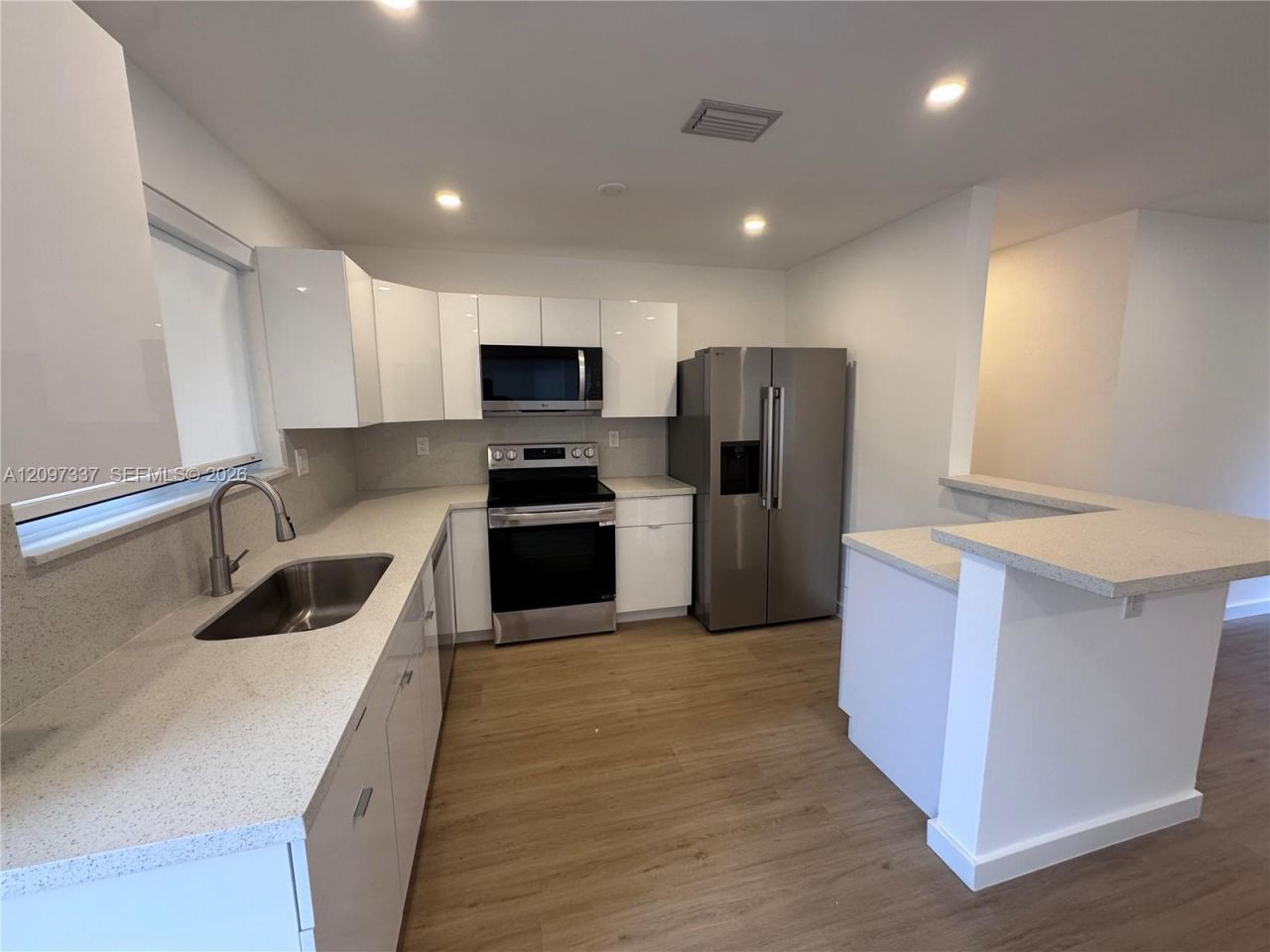 350 SW 17th Rd, Unit 350, Miami, FL 33129 Photo