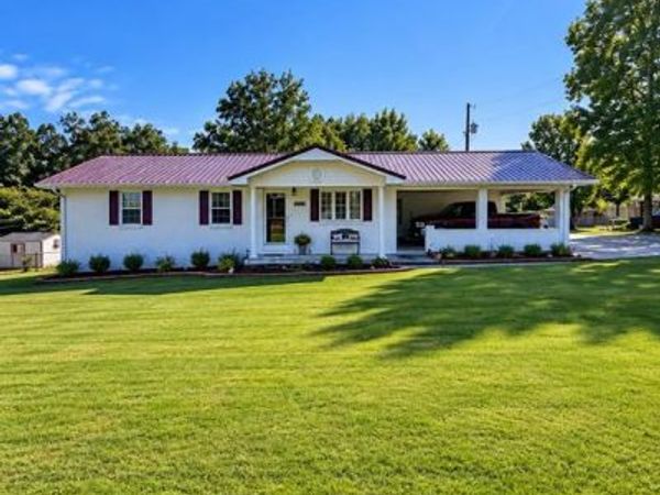 3002 Charlton Lane, Poplar Bluff, MO 63901