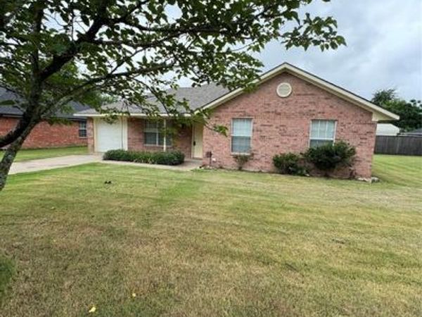 1109 N Riggins Street, Anna, TX 75409