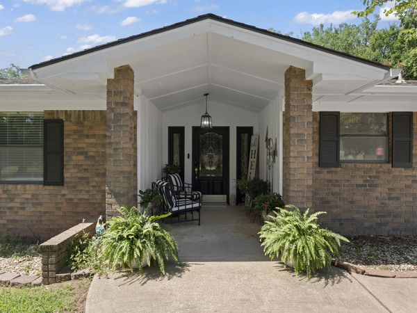1014 S Sycamore Drive, Grove, OK 74344