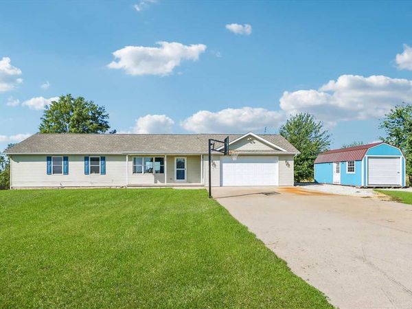 2935 N Drive, Parnell, IA 52325