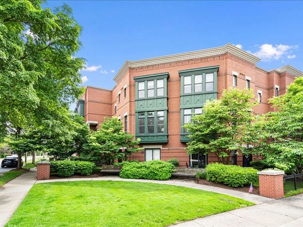 130 N Rose Street , Palatine, IL 60067