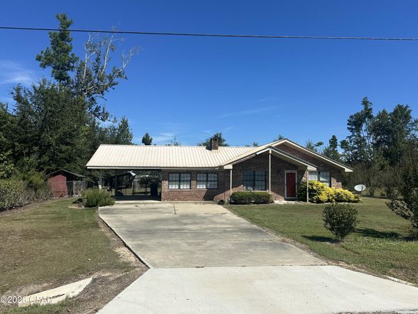 19978 NE Hentz Avenue , Blountstown, FL 32424
