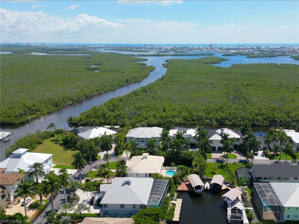 11620 Isle Of Palms Dr, Fort Myers Beach, FL 33931 Photo
