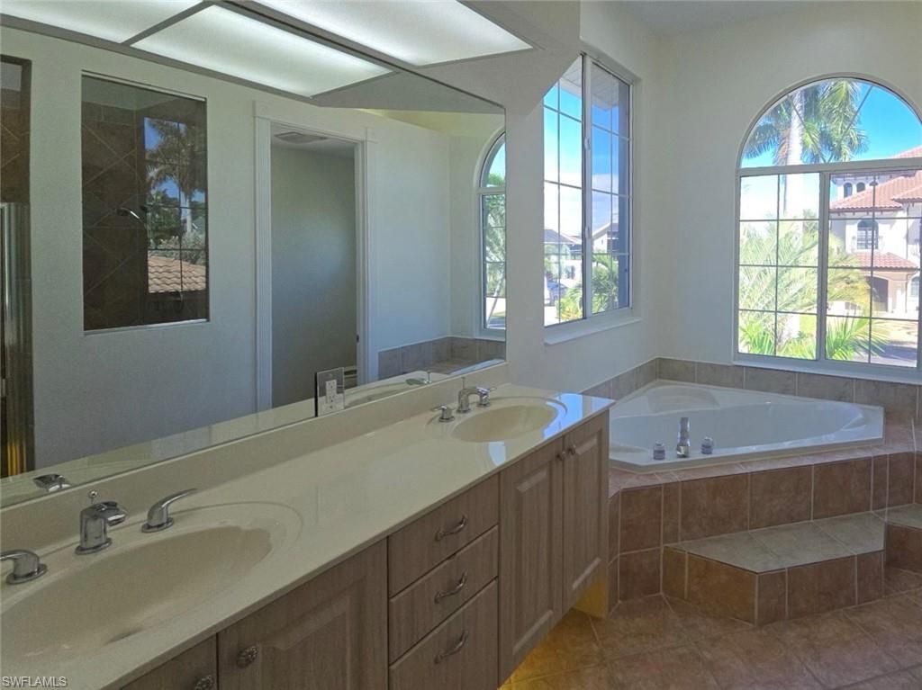11620 Isle Of Palms Dr, Fort Myers Beach, FL 33931 Photo