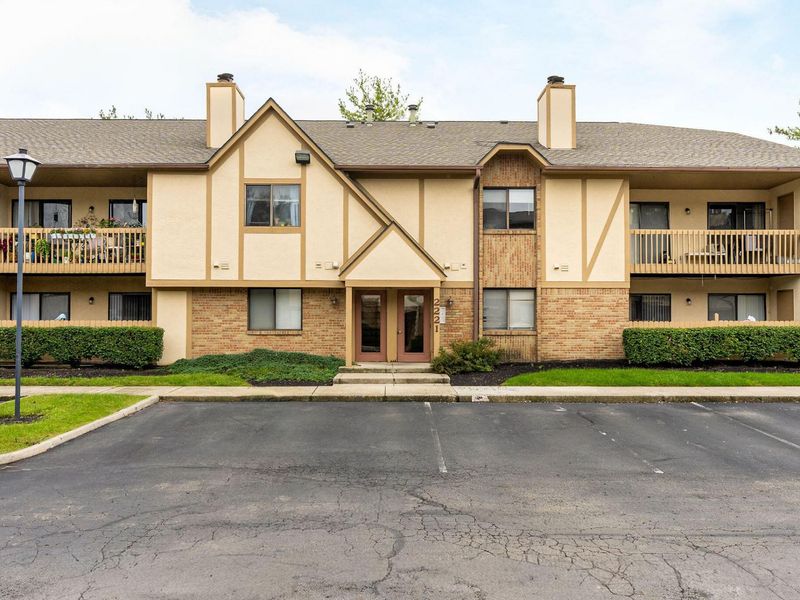 2221 Hedgerow Road, Unit 2221F, Columbus, OH 43220 Photo 1