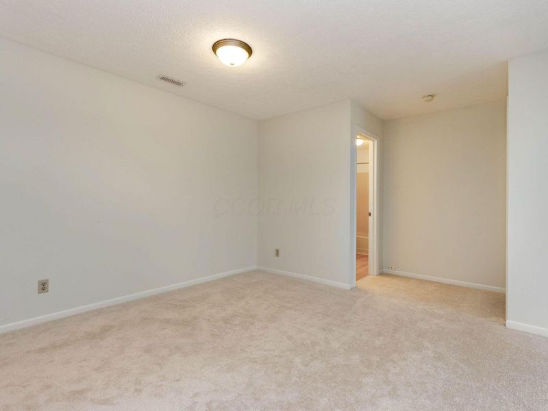 2221 Hedgerow Road, Unit 2221F, Columbus, OH 43220 Photo 10