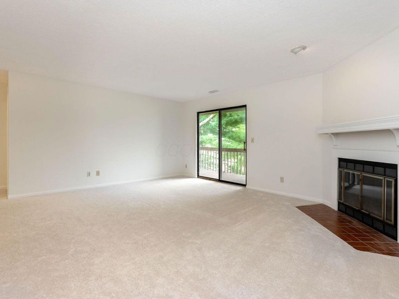2221 Hedgerow Road, Unit 2221F, Columbus, OH 43220 Photo 5
