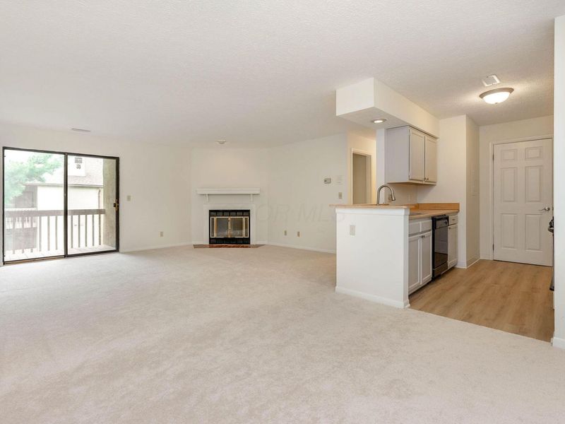 2221 Hedgerow Road, Unit 2221F, Columbus, OH 43220 Photo 7